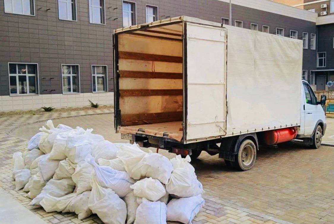 Вывоз строительного мусора из новостроек в Сланцах в октябре
