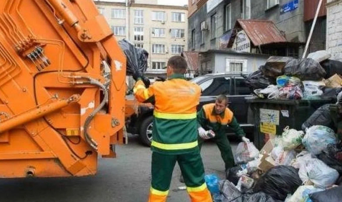 Срочный вывоз мусора в Сланцах от ПроМусор — заказ день в день от 2945 руб., грузчики, цена