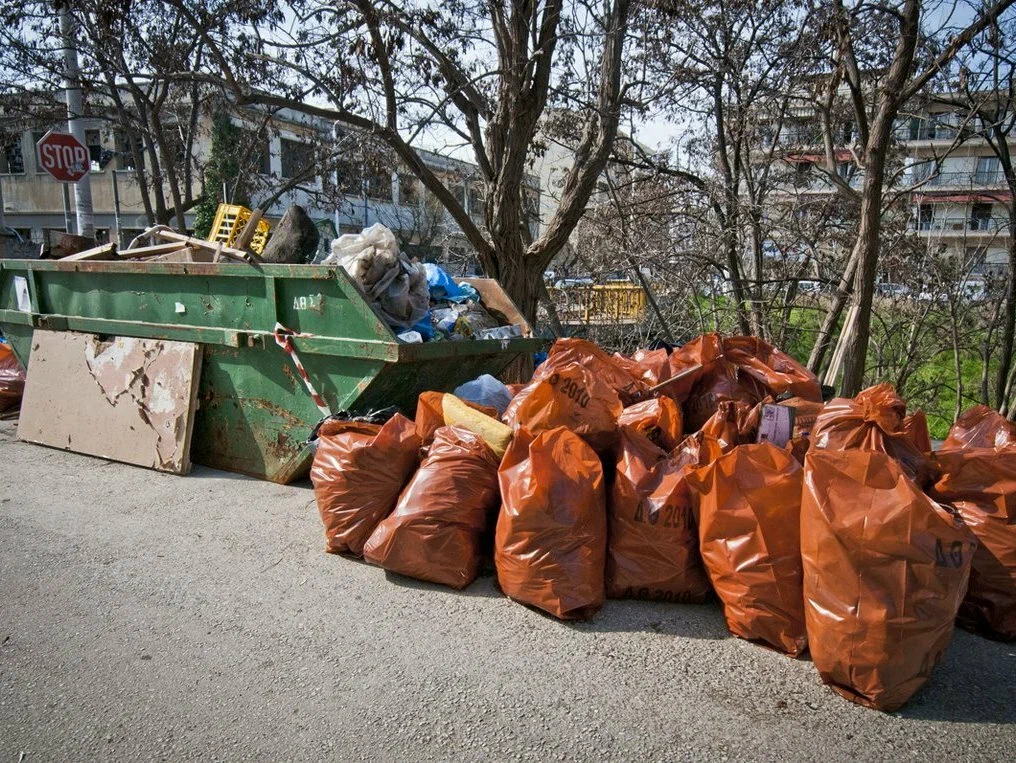 Круглосуточный вывоз мусора в Сланцах в октябре