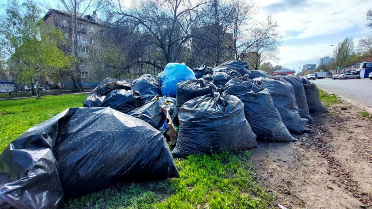 Вывоз и утилизация мусора после субботника в Сланцах в октябре