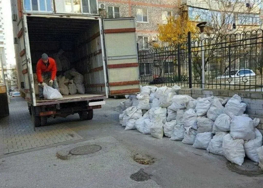 Вывоз мусора после переезда в Сланцах в октябре