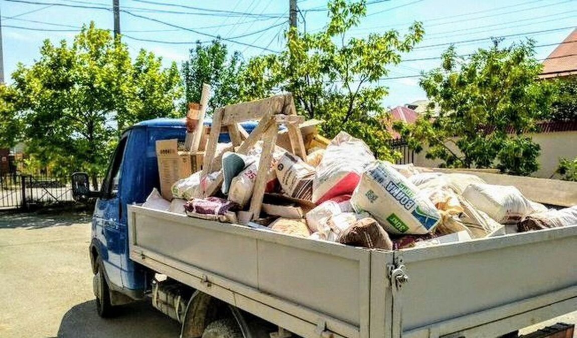 Вывоз мусора Газелью в Сланцах в октябре