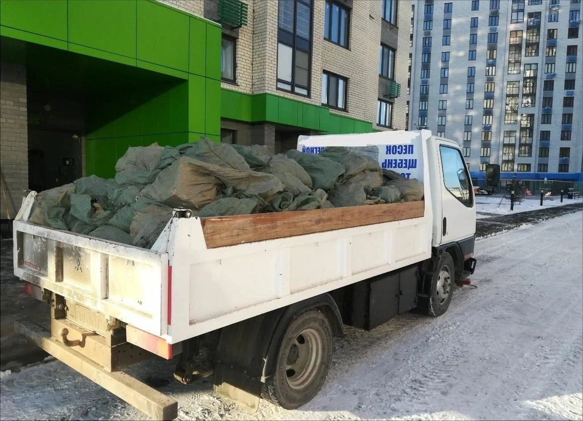 Вывоз мусора грузовым фургоном 3 тонны в Сланцах — цена от 1395 руб., ПроМусор