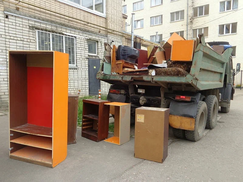 Вывоз шкафа в Сланцах от ПроМусор — недорого, демонтаж, утилизация, вывоз из квартиры от 878 руб